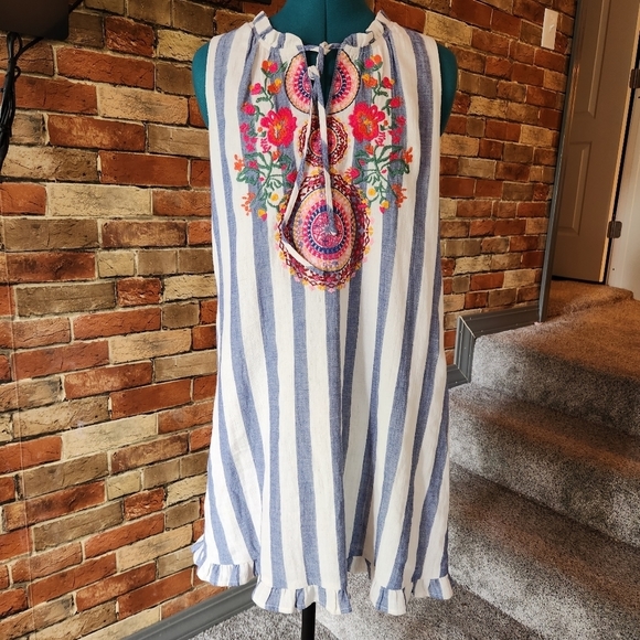 THML Dresses & Skirts - THML Embroidered Floral Striped Sleeveless Dress Size Large